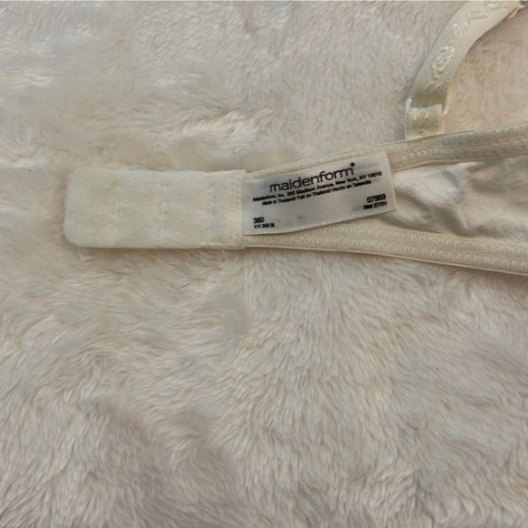 Maidenform Padded T-Shirt Bra Size 38D Cream White Floral Underwire Lace VGUC - Picture 11 of 11